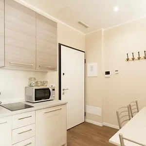  Apartamento Via Torino 3 Italia